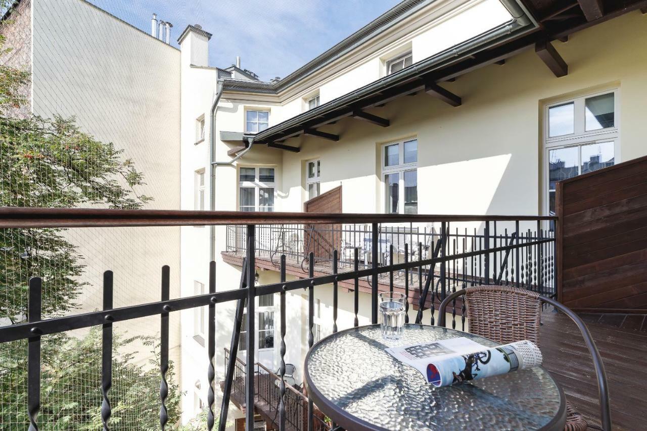 Apartments Cracow Miodowa By Renters คราคูฟ ภายนอก รูปภาพ