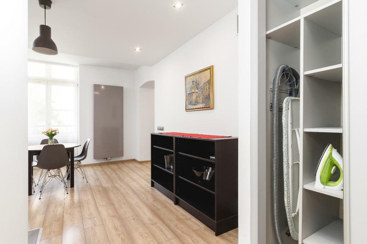 Apartments Cracow Miodowa By Renters คราคูฟ ภายนอก รูปภาพ