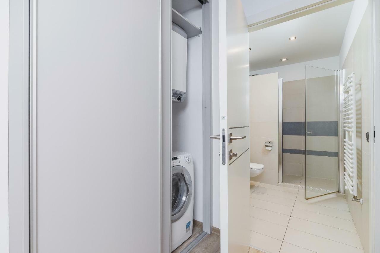 Apartments Cracow Miodowa By Renters คราคูฟ ภายนอก รูปภาพ